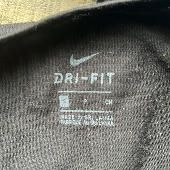 Nike Dri-Fit tank and leggings SET with embroidery stitching - Picture 7 of 7